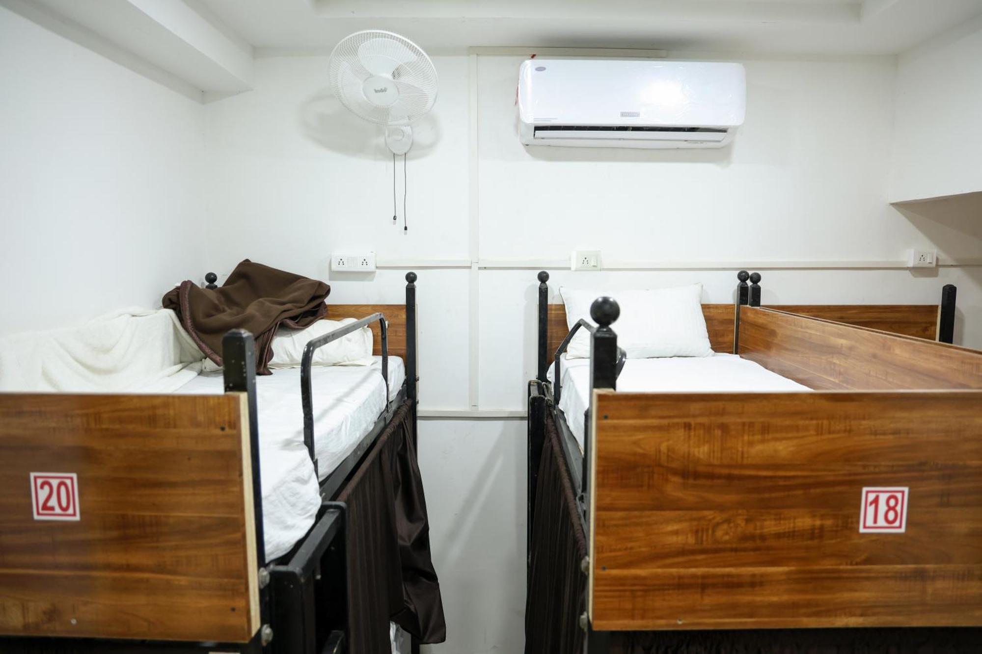 Hotel Aaram Kalupur Αχμπανταμπάντ Εξωτερικό φωτογραφία